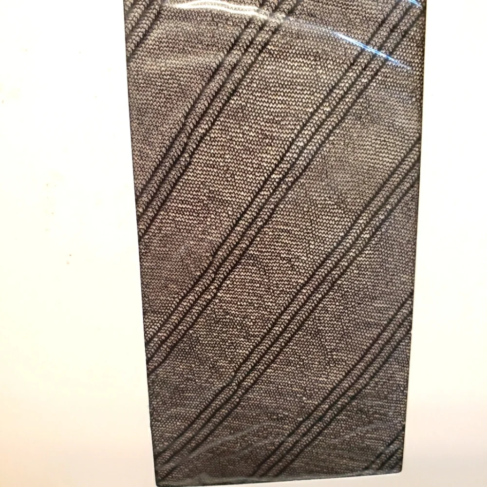 HANES 2 Pairs of Black Patterned Silk Reflections Sheer Fashion Tights--NWT--EF